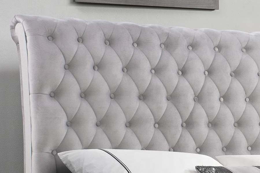 1563 Klassisk Sliver Sleigh Bed Stoppad säng